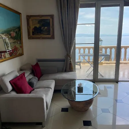 Apartment Isabella - Luxury With Style Right Next To The Beach, Private Pool And Sea View *