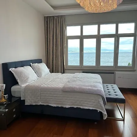 Apartment Isabella - Luxury With Style Right Next To The Beach, Private Pool And Sea View *