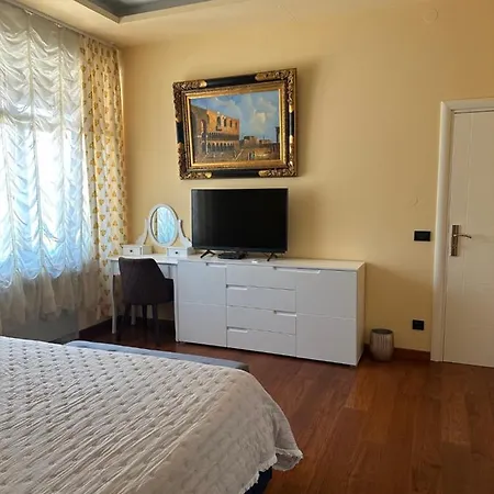 Isabella - Luxury With Style Right Next To The Beach, Private Pool And Sea View Apartment
