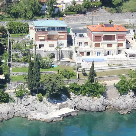 Isabella - Luxury With Style Right Next To The Beach, Private Pool And Sea View Apartment Opatija