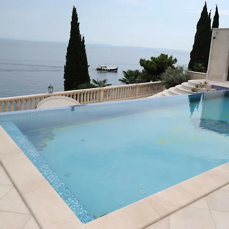 Isabella - Luxury With Style Right Next To The Beach, Private Pool And Sea View Apartment *